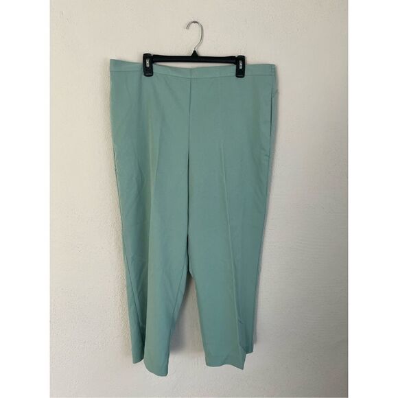 Alfred Dunner Women's Twill Mid-Rise Straight Leg Short Length Pant Size… - Picture 1 of 8